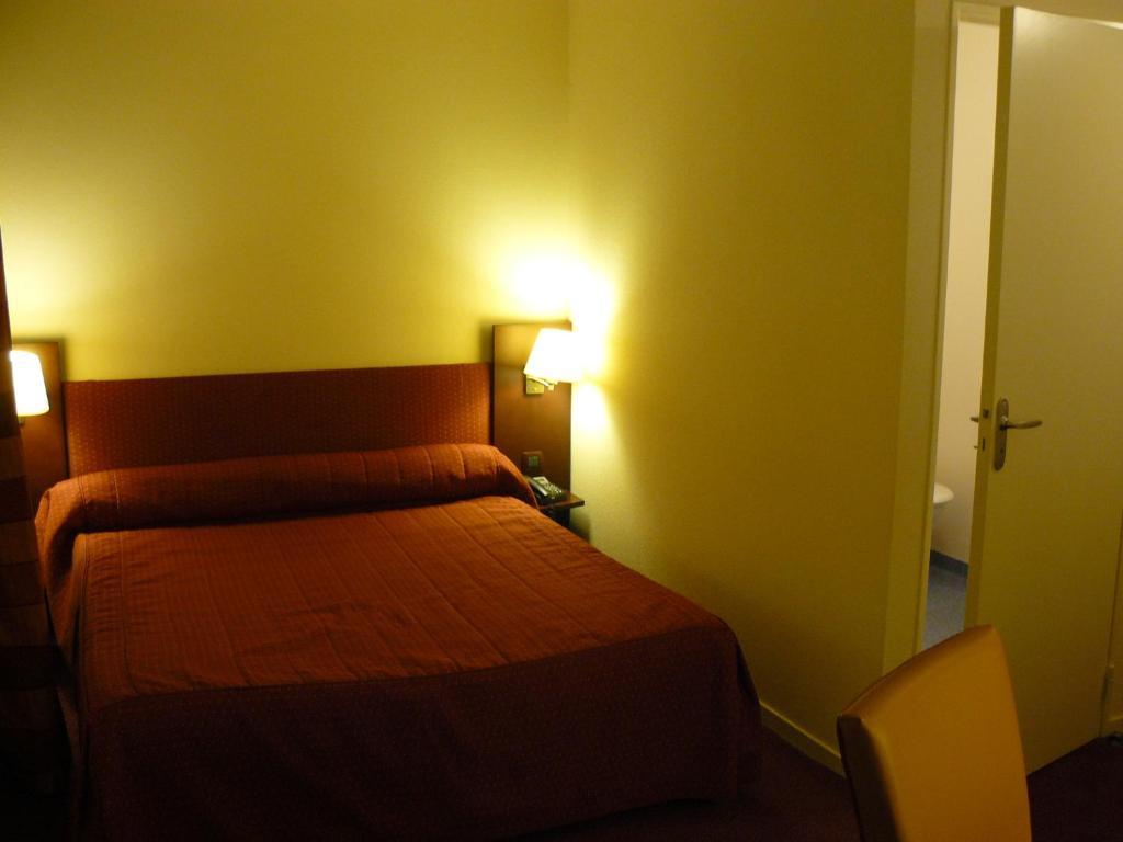 Le Parc Des Fees Hotel Retaurant & Spa لا بوربول الغرفة الصورة