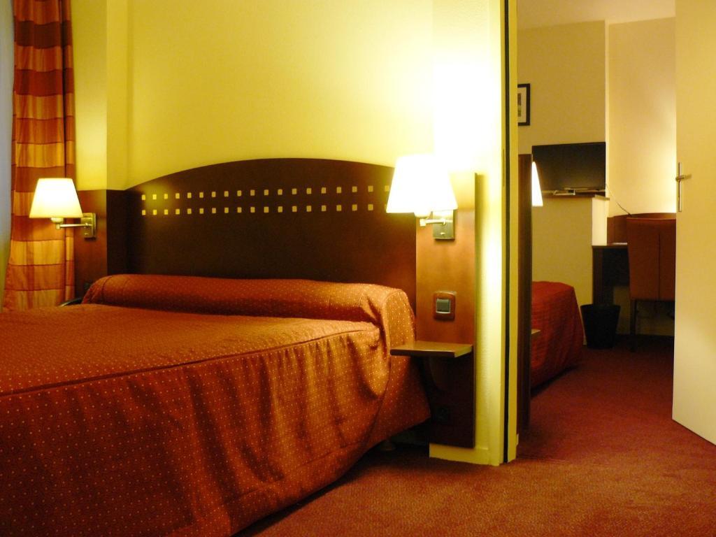 Le Parc Des Fees Hotel Retaurant & Spa لا بوربول الغرفة الصورة