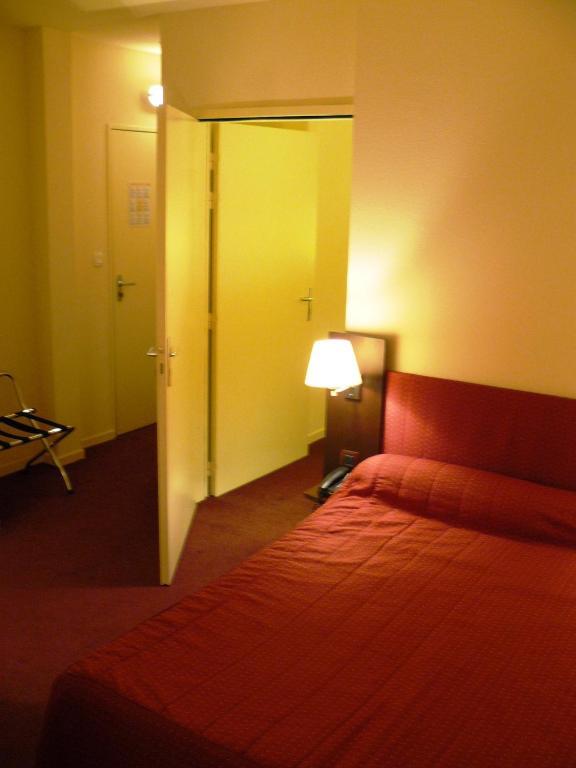 Le Parc Des Fees Hotel Retaurant & Spa لا بوربول الغرفة الصورة